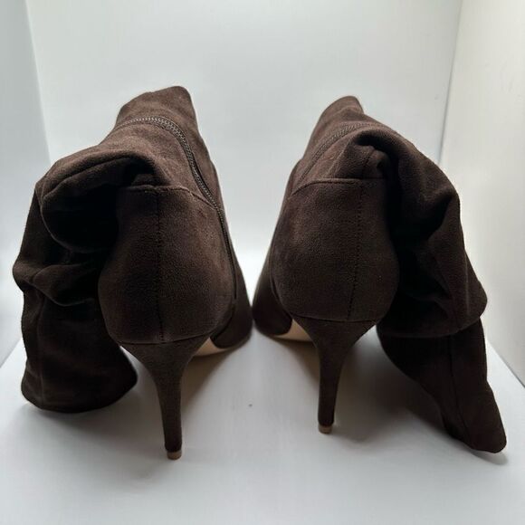 CUSHIONAIRE Women's scrunch heel boot with +Memory Foam 8 BROWN - Picture 4 of 7